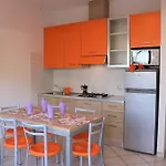 Lovely Flat With Patio *