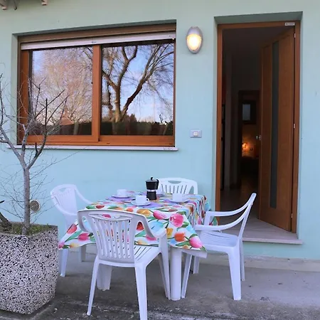 Lovely Flat With Patio Lägenhet *