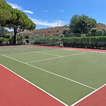 Apartmán Lovely Flat With Patio