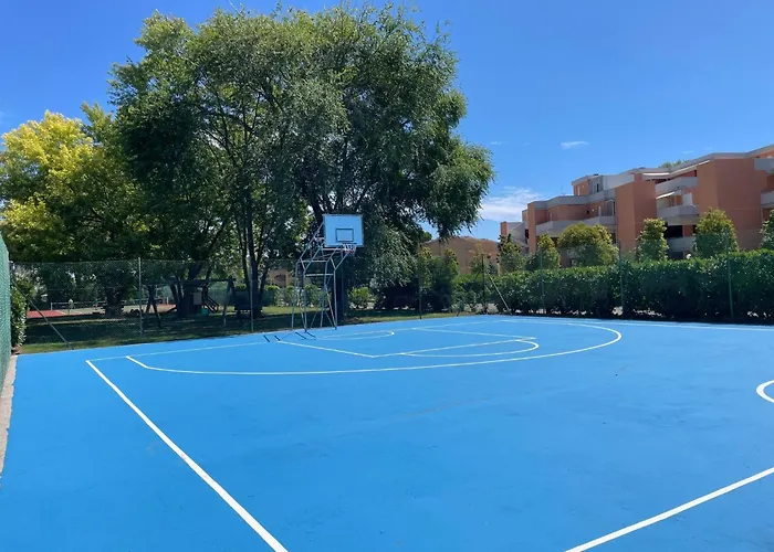 Apartmán Lovely Flat With Patio