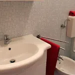 Апартаменти Lovely Flat With Patio *