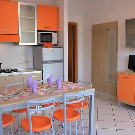 Lovely Flat With Patio Apartmán