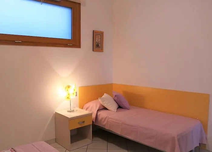 Lovely Flat With Patio 公寓 比比翁