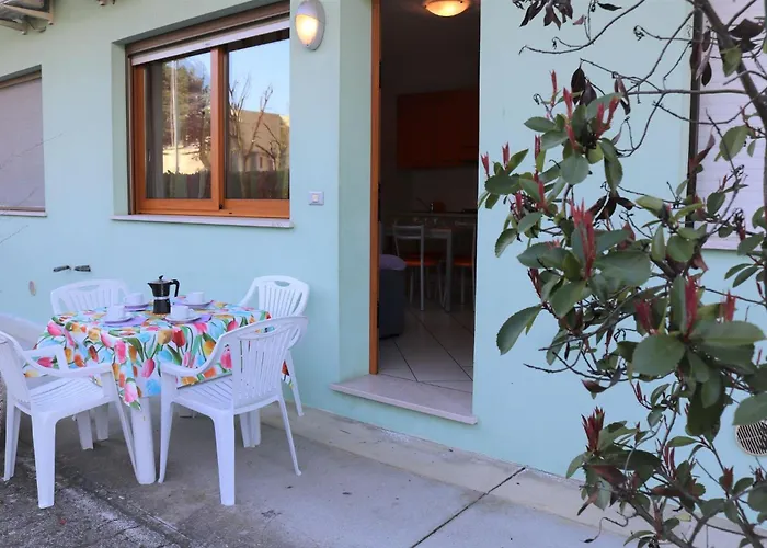 Lovely Flat With Patio 公寓 比比翁