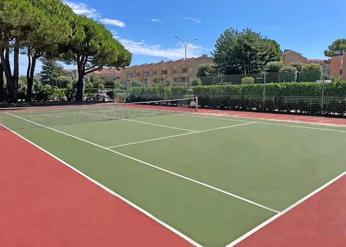 Apartment Lovely Flat With Patio